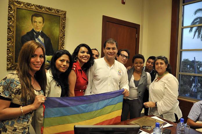 Reunión Histórica entre Representantes activistas LGBTI TILGB GLBTI Silueta X Diane Rodriguez Wilmer Brito Isaias Alvarez con el Presidente de Ecuador Rafael Correa Meeting Commitments President Correa and LGBTI