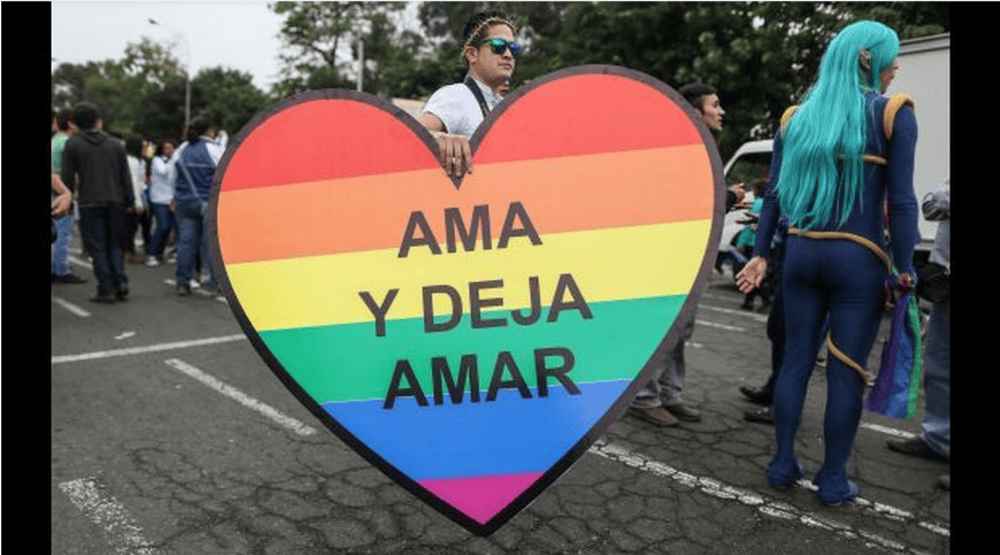Ecuador Ordenan a canal de TV disculparse con colectivo LGBTI