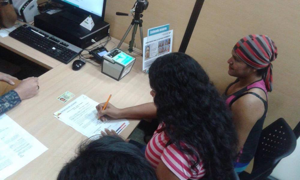 Transexuales logran cambian el sexo por género en Ecuador (5)